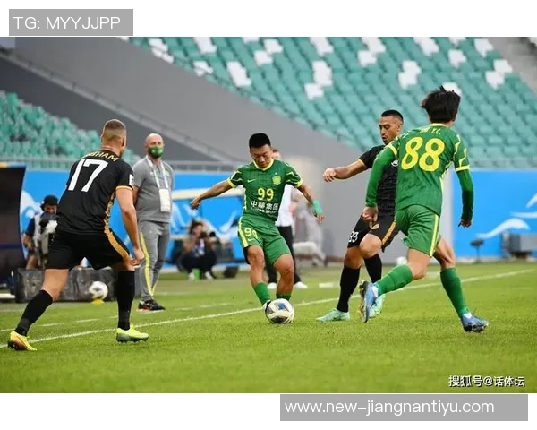 戴维恩米切尔称赞阿德巴约团队凝聚力强调球队团结精神